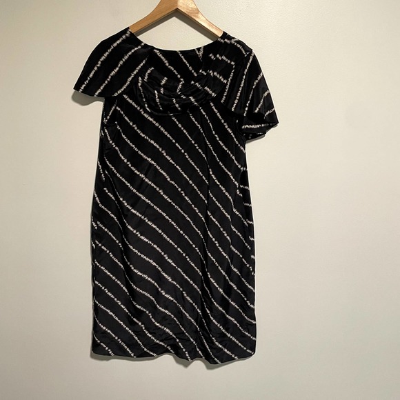 BCBGMaxAzria Black White Silk Dress Size Medium 100% Silk Work Wedding Guest - Picture 3 of 8